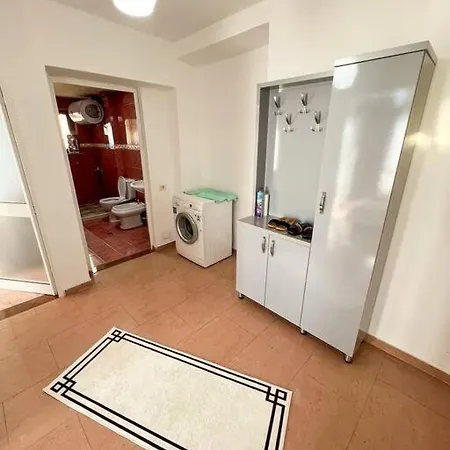 Scanderbeg Square 2br アパート *