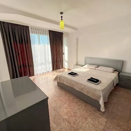 Scanderbeg Square 2br *