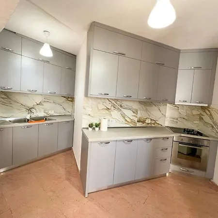 Apartmán Scanderbeg Square 2br Tirana